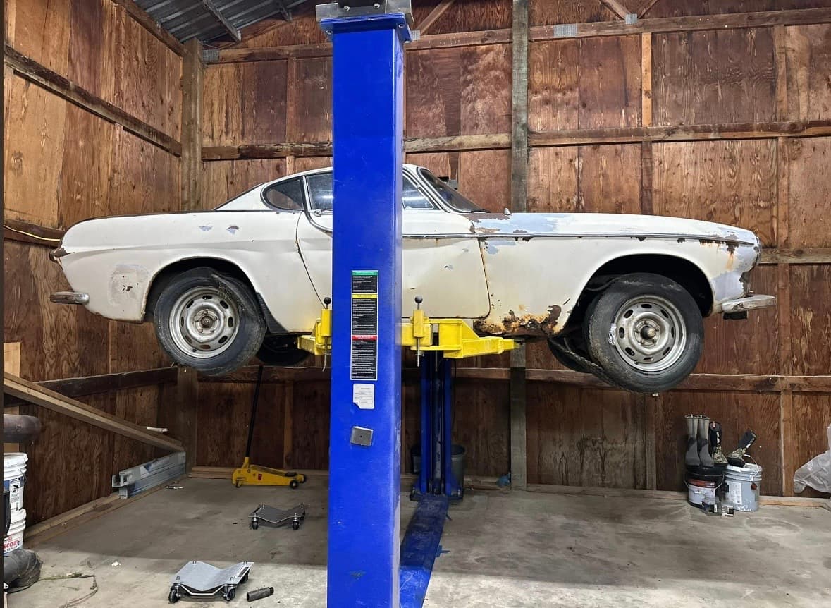 66 volvo p1800 had been cut to fit k24 honda and nissan 350z 6spd manual Good glass has all trim