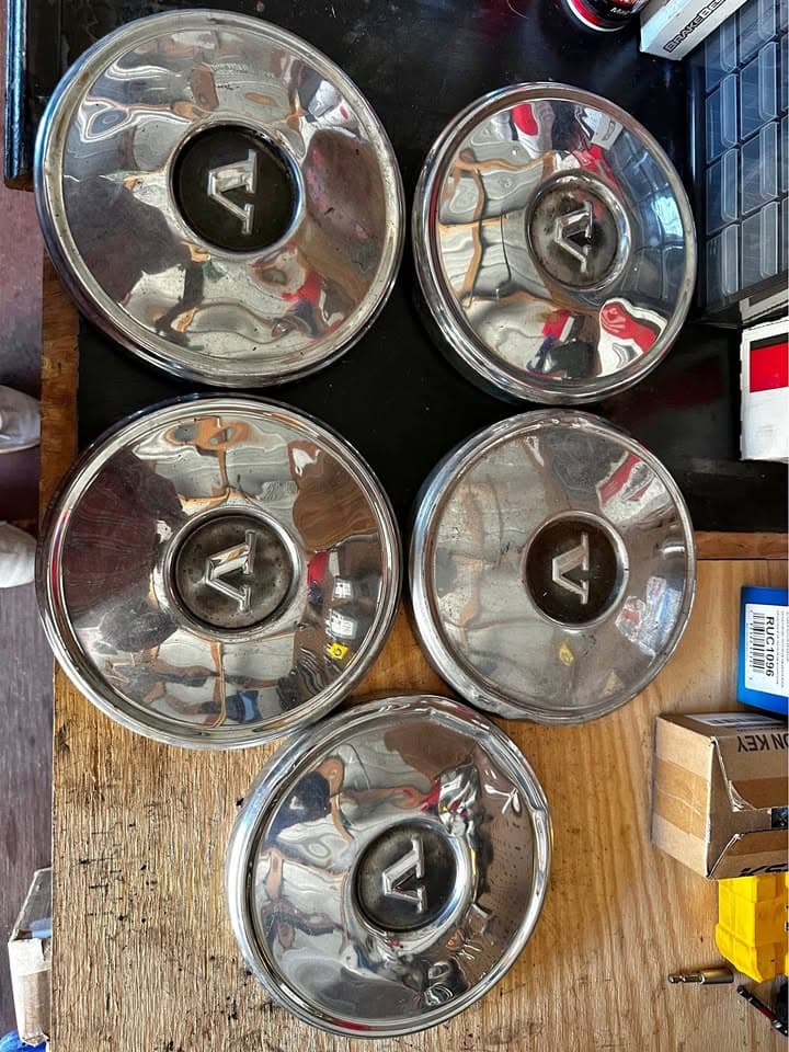 Volvo Hub Cap 9.5 (5) 1965-70